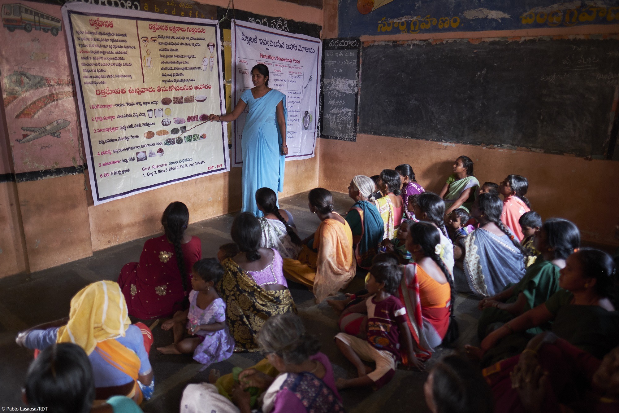 Gesundheit Indien: Frauen erhalten Informationen zu ihrer Gesundheit, Ernährung und Lebensweise